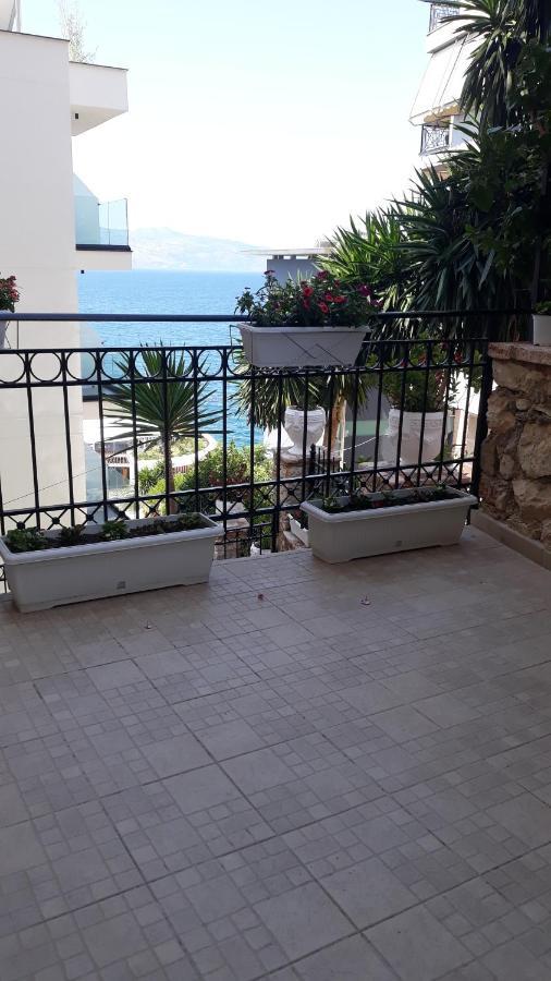 Apartamente Berti'S Garden Saranda Zewnętrze zdjęcie