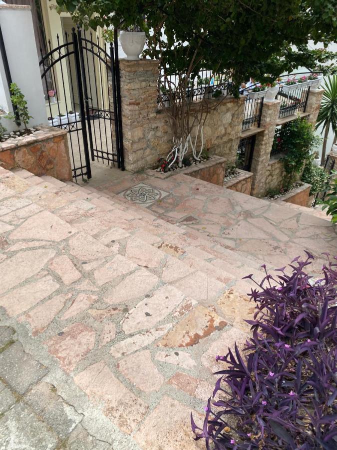 Apartamente Berti'S Garden Saranda Zewnętrze zdjęcie